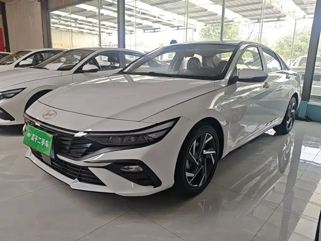 Hyundai Elantra — фото 6