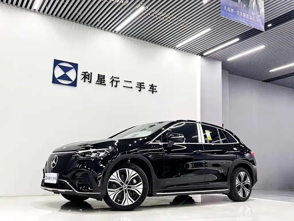 Mercedes-Benz EQE SUV — фото 1