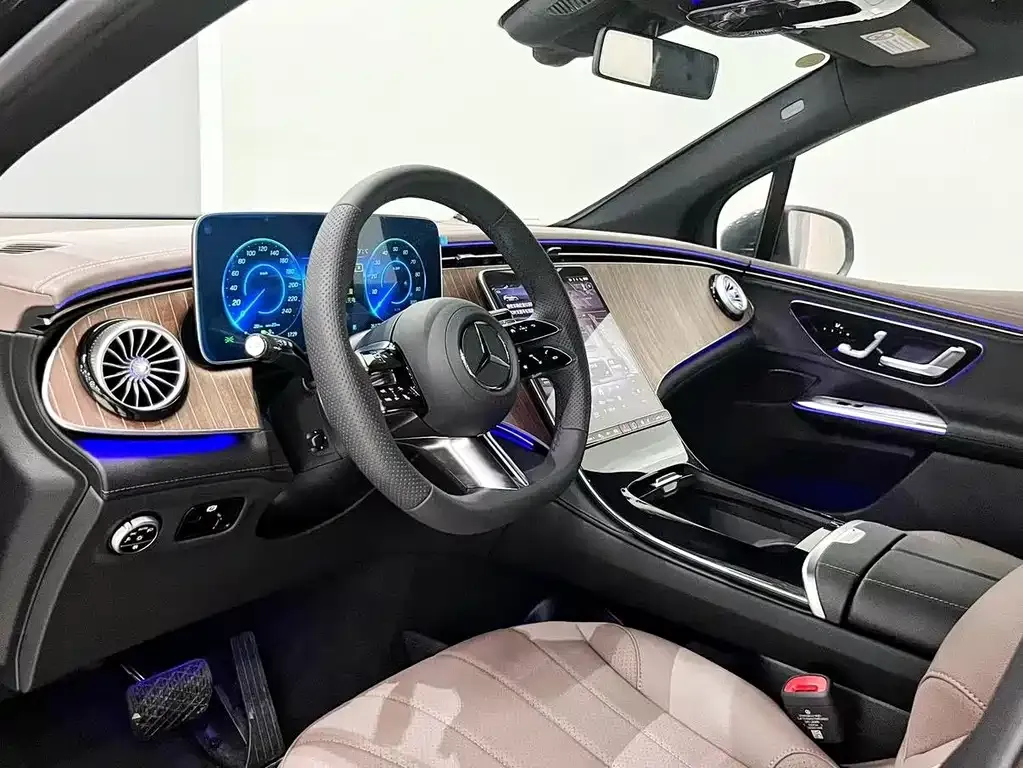 Mercedes-Benz EQE SUV — фото 10