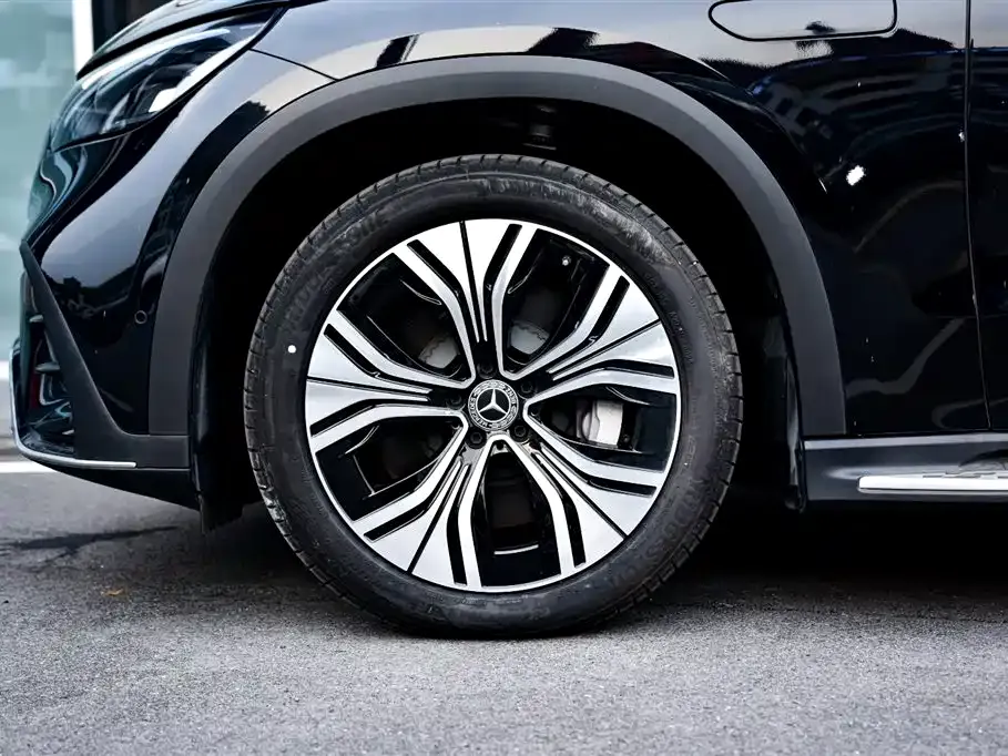 Mercedes-Benz EQE SUV — фото 10