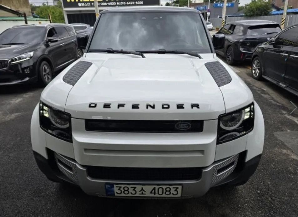 Land Rover Defender — фото 1