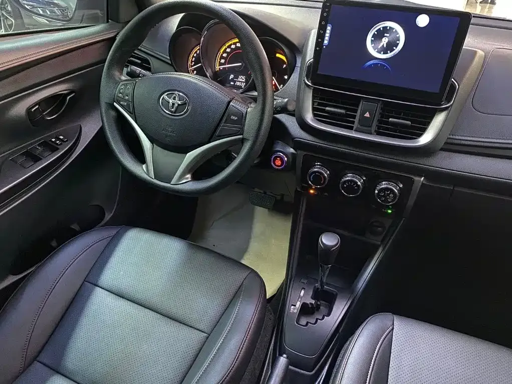 Toyota Yaris L — фото 4