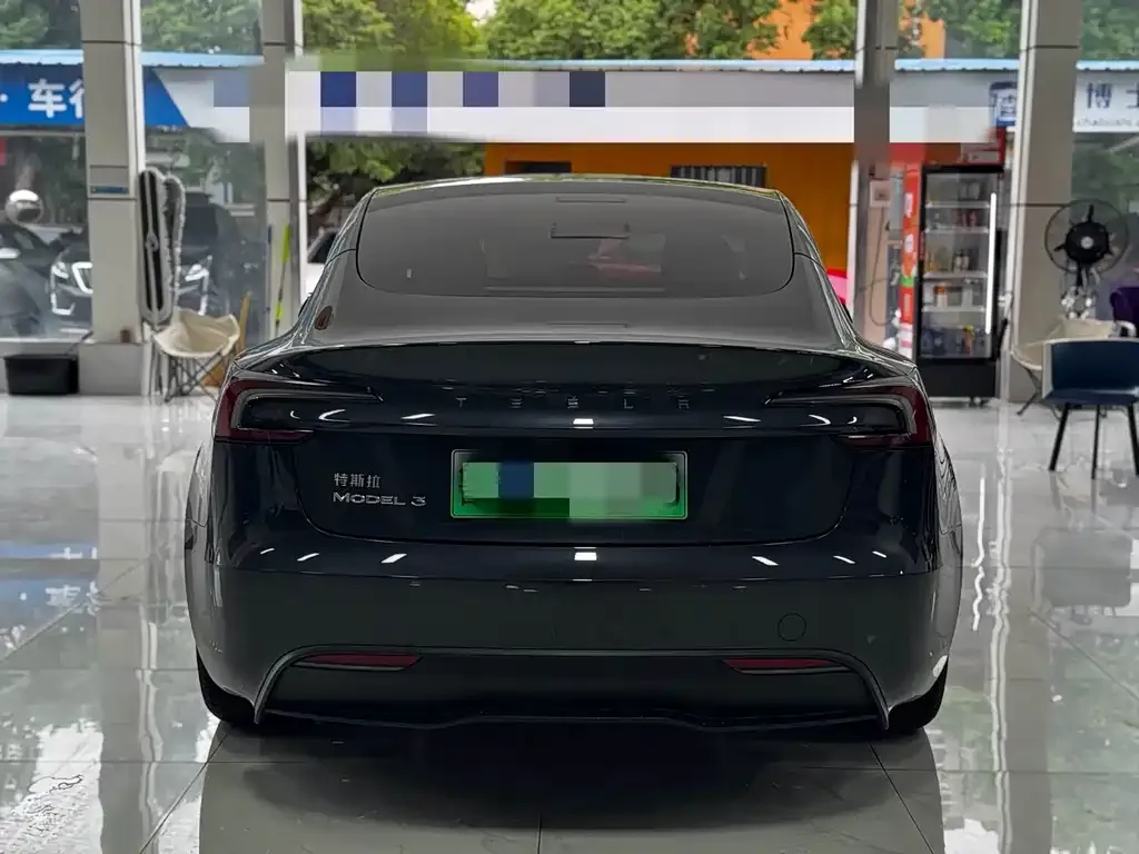 Tesla Model 3 — фото 5