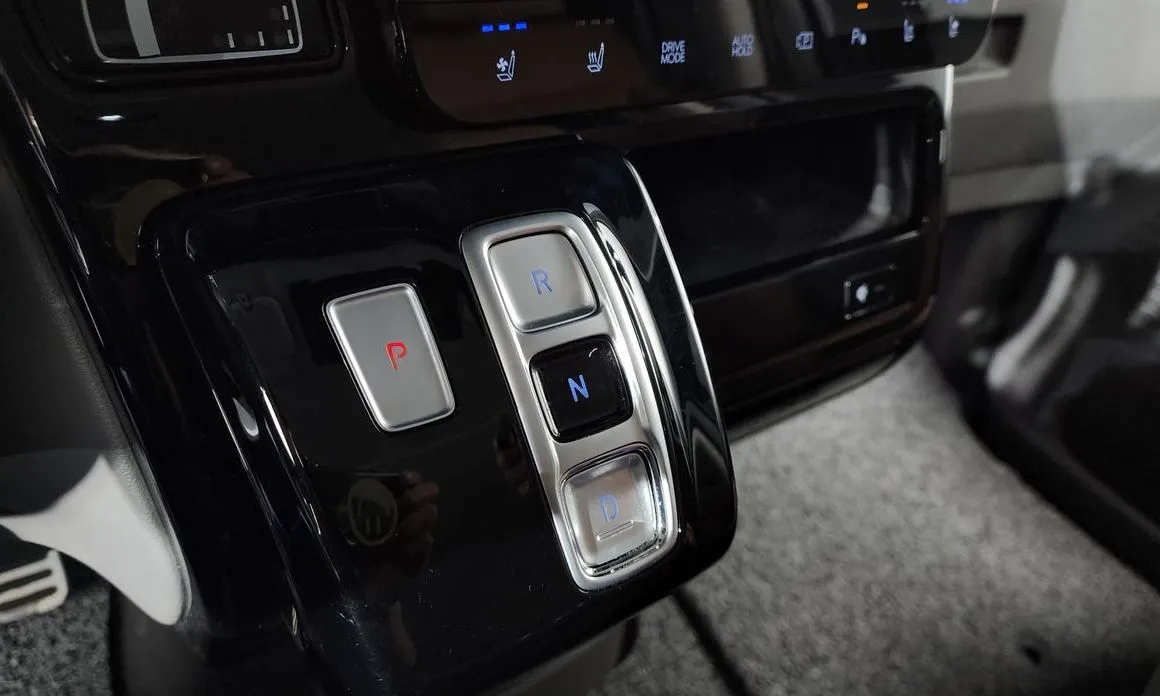 Hyundai Staria — фото 2