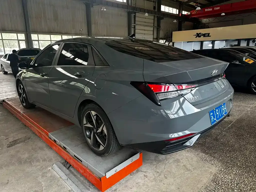 Hyundai Elantra — фото 10