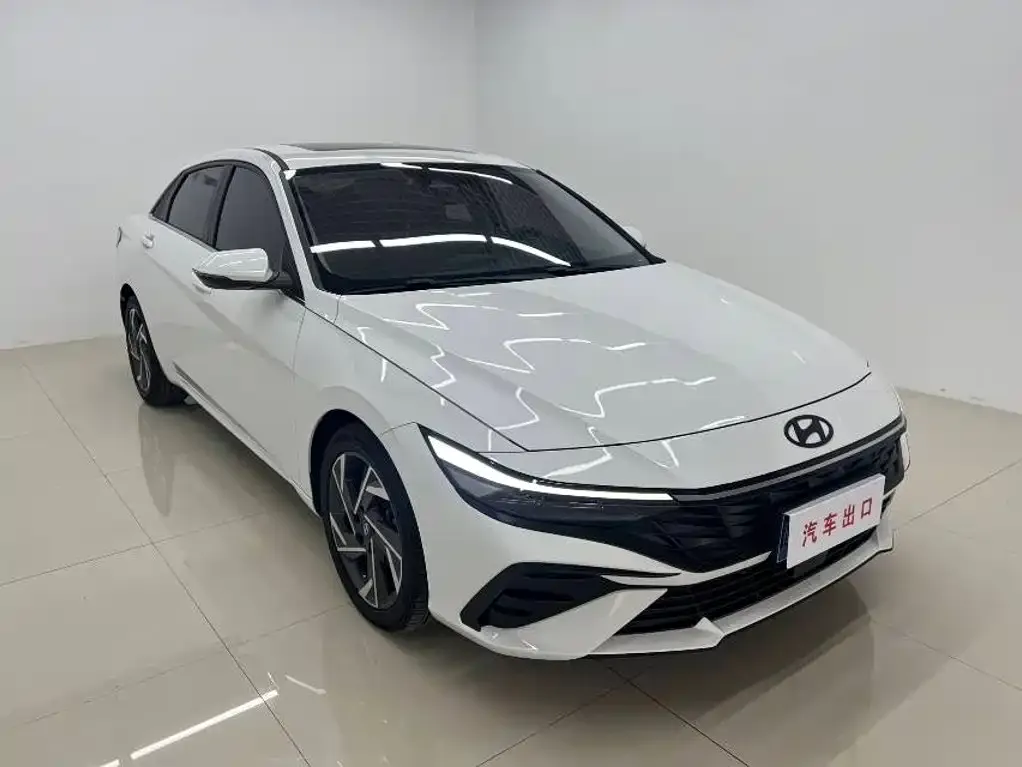 Hyundai Elantra — фото 3