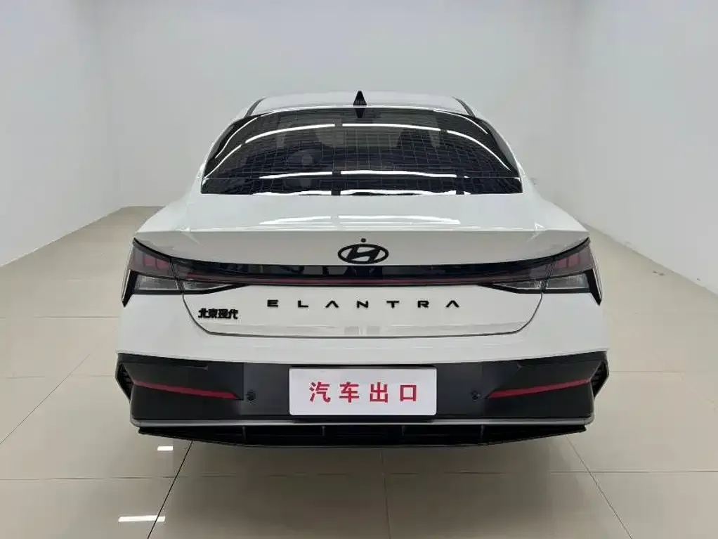 Hyundai Elantra — фото 4