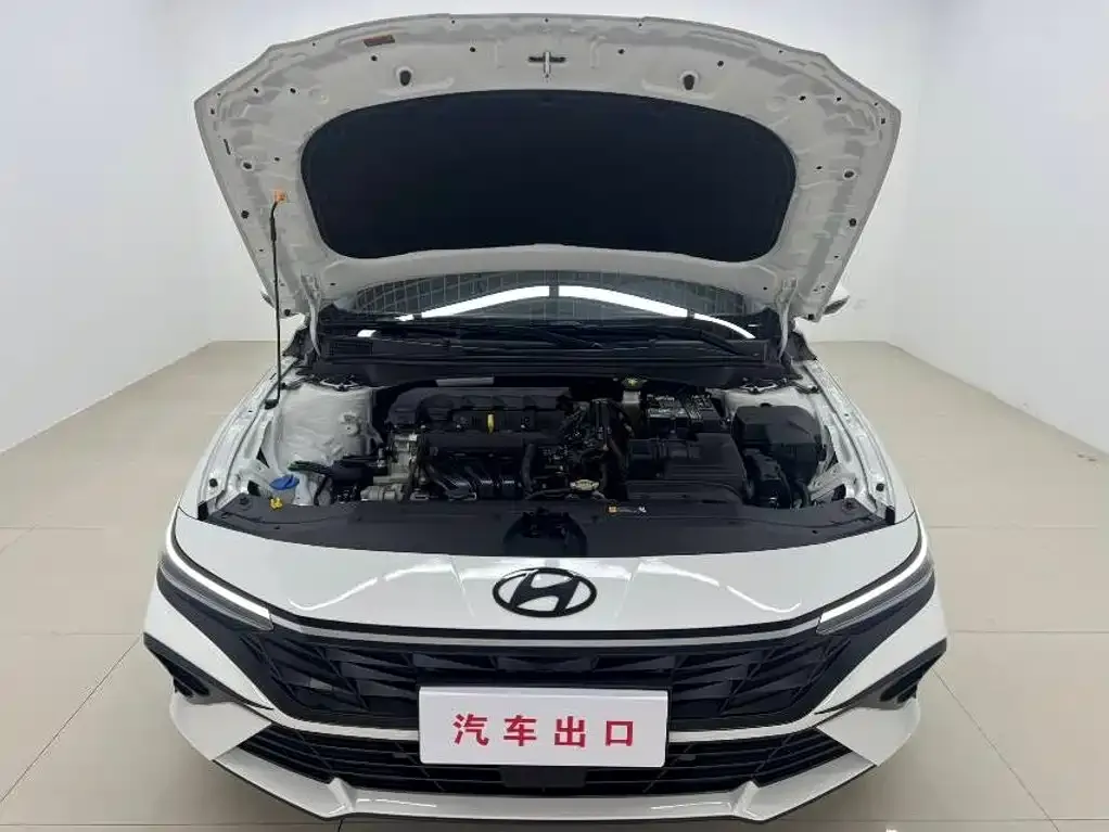 Hyundai Elantra — фото 6