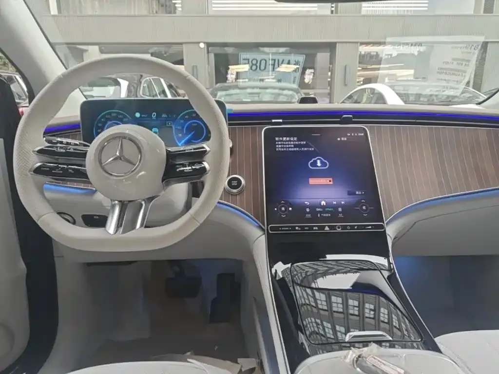 Mercedes-Benz EQE SUV — фото 10