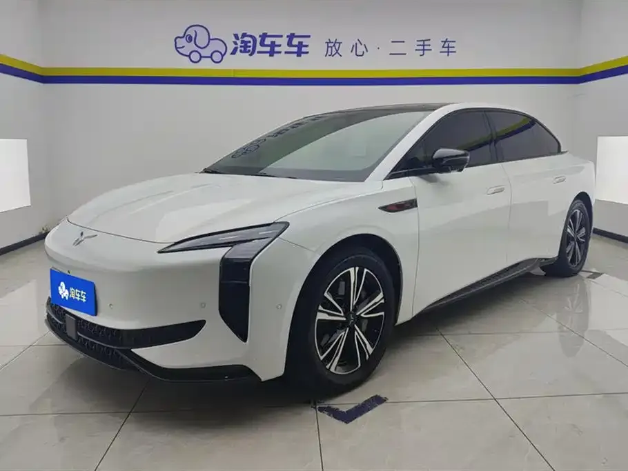 Hongqi EH7 — фото 1