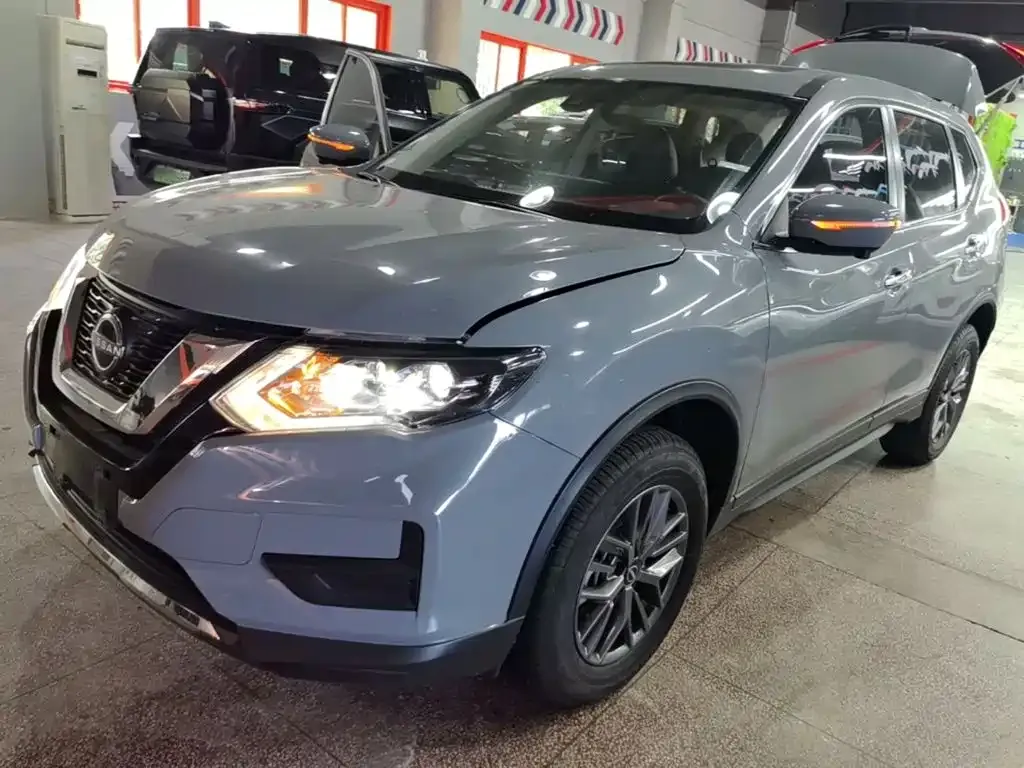Nissan X-Trail — фото 1
