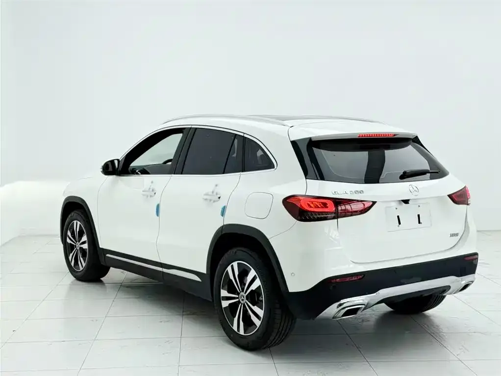 Mercedes-Benz GLA — фото 7