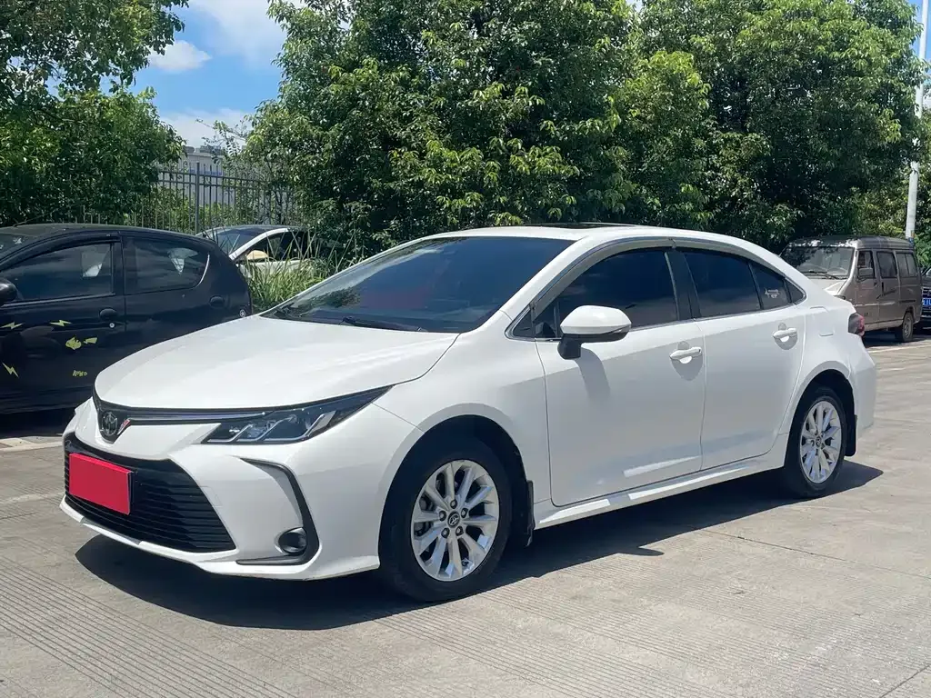 Toyota Corolla — фото 1