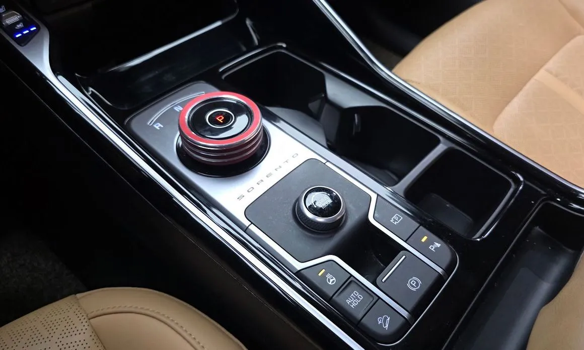 Kia Sorento — фото 8