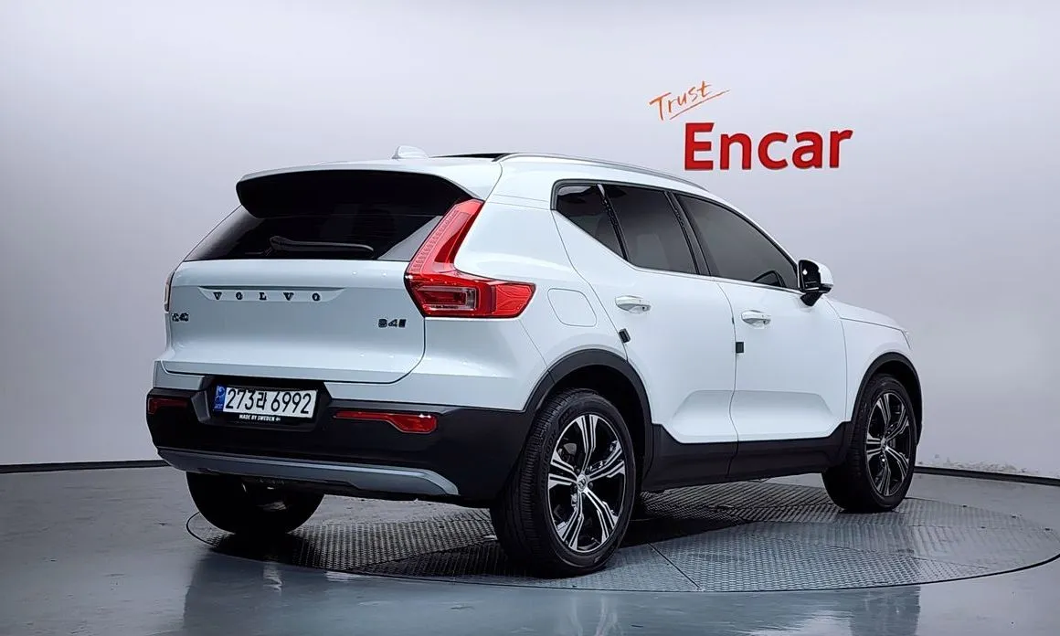 Volvo XC40 — фото 2