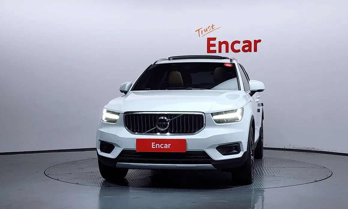 Volvo XC40 — фото 3