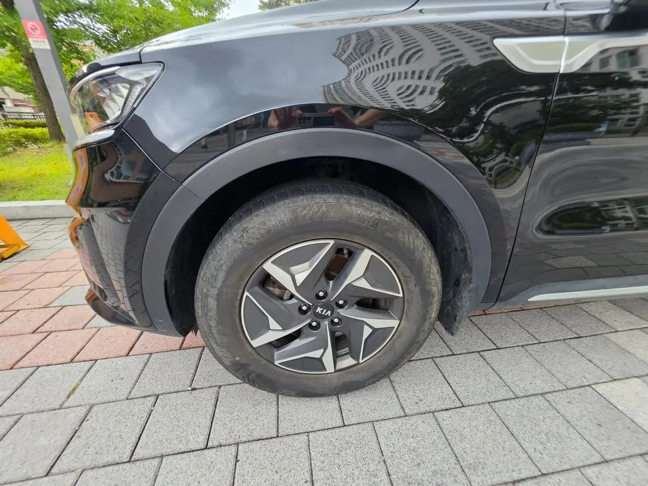 Kia Sorento — фото 5