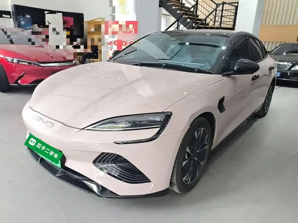 BYD Seal — фото 1