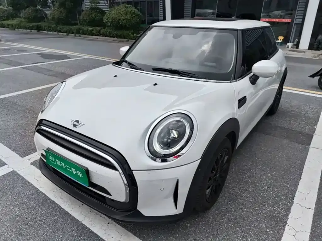 MINI Cooper (3-door) — фото 1