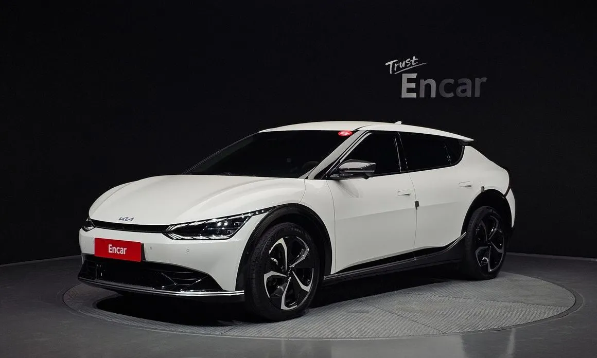 Kia EV6 — фото 1