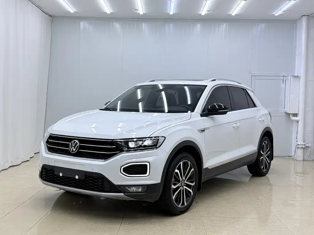 Volkswagen T-Roc — фото 1