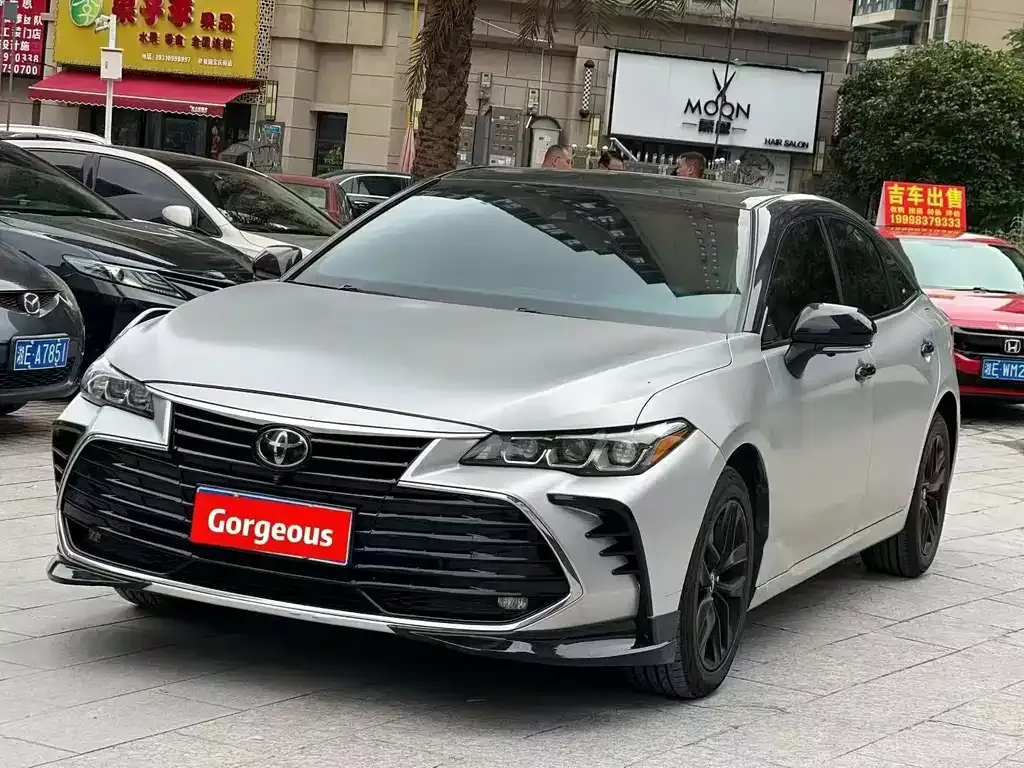 Toyota Avalon — фото 1
