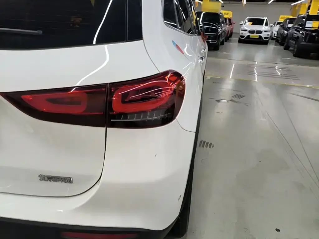 Mercedes-Benz GLA — фото 7
