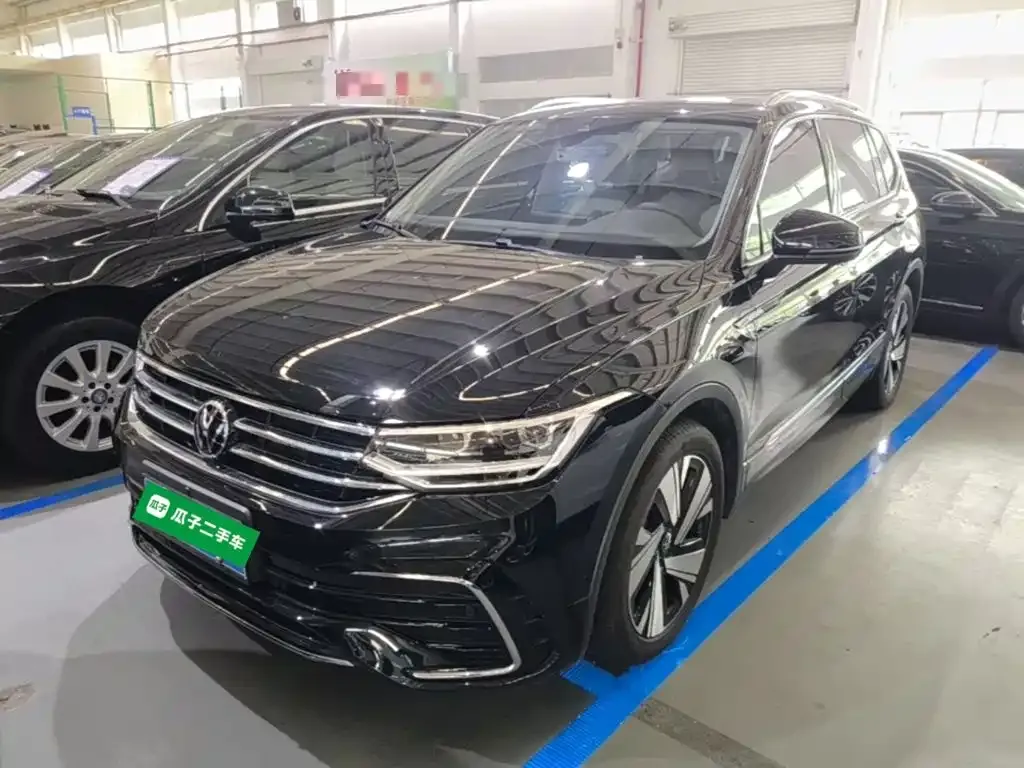 Volkswagen Tiguan L — фото 2