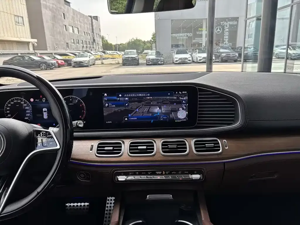 Mercedes-Benz GLS — фото 4