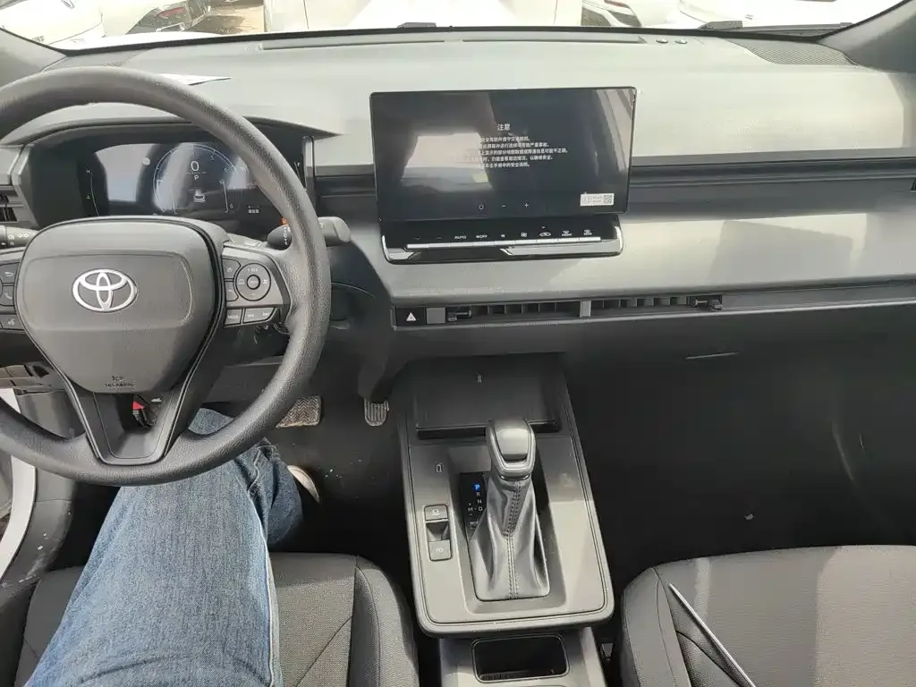 Toyota Corolla Cross — фото 2