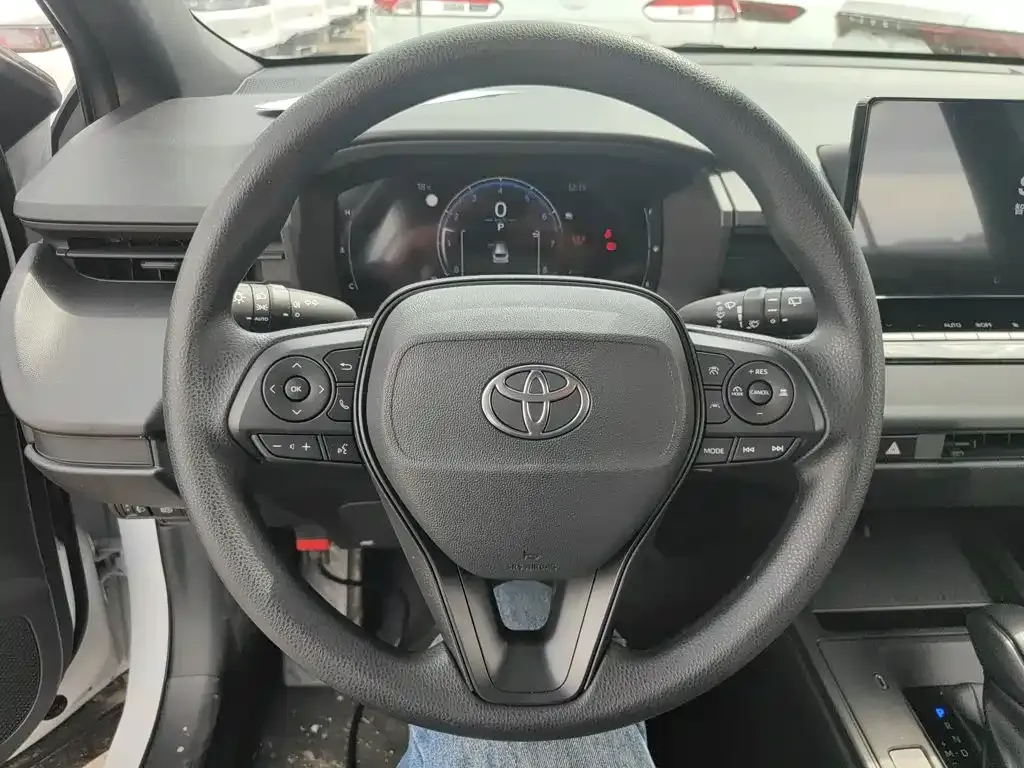 Toyota Corolla Cross — фото 7