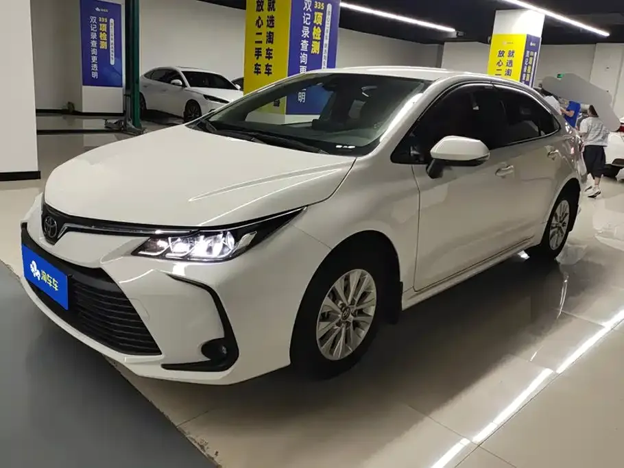 Toyota Corolla — фото 1