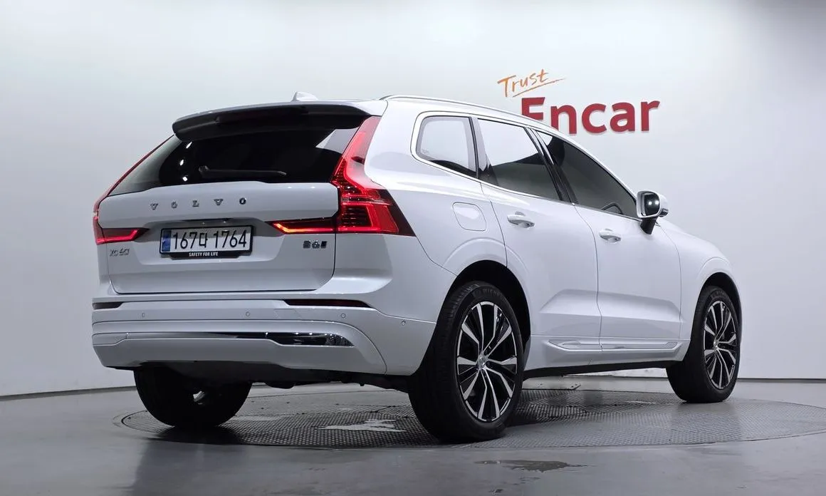 Volvo XC60 — фото 6
