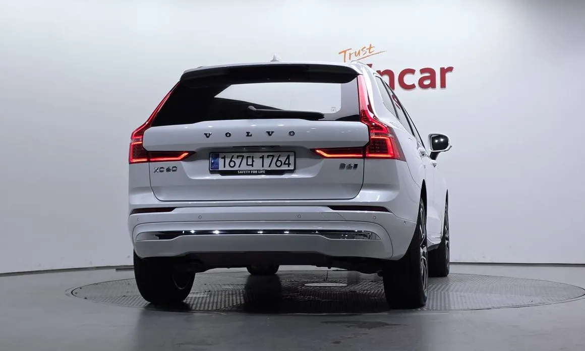 Volvo XC60 — фото 7
