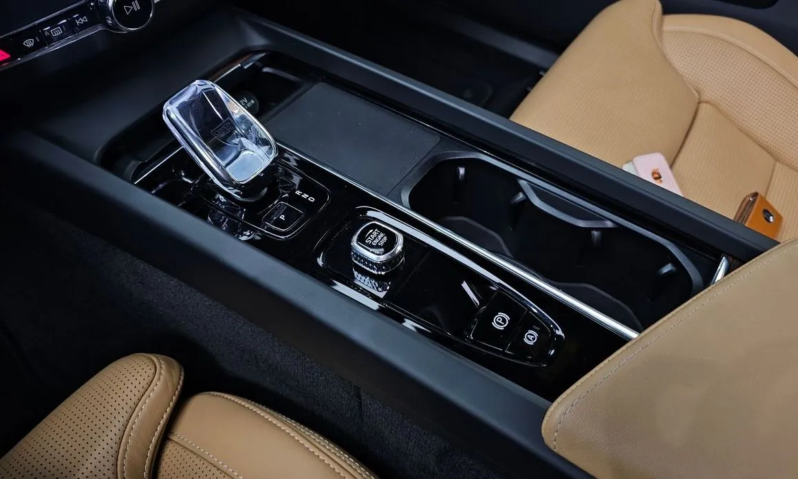Volvo XC60 — фото 4