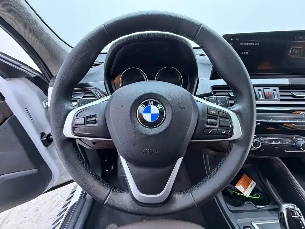 BMW X1 — фото 5
