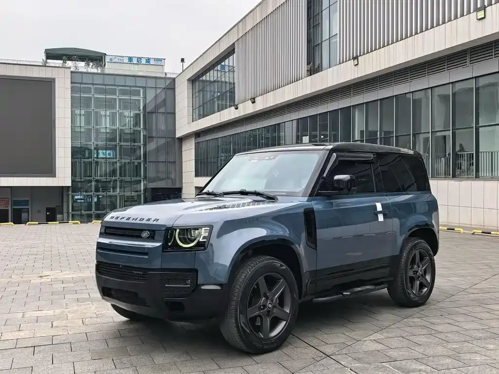 Land Rover Defender — фото 1