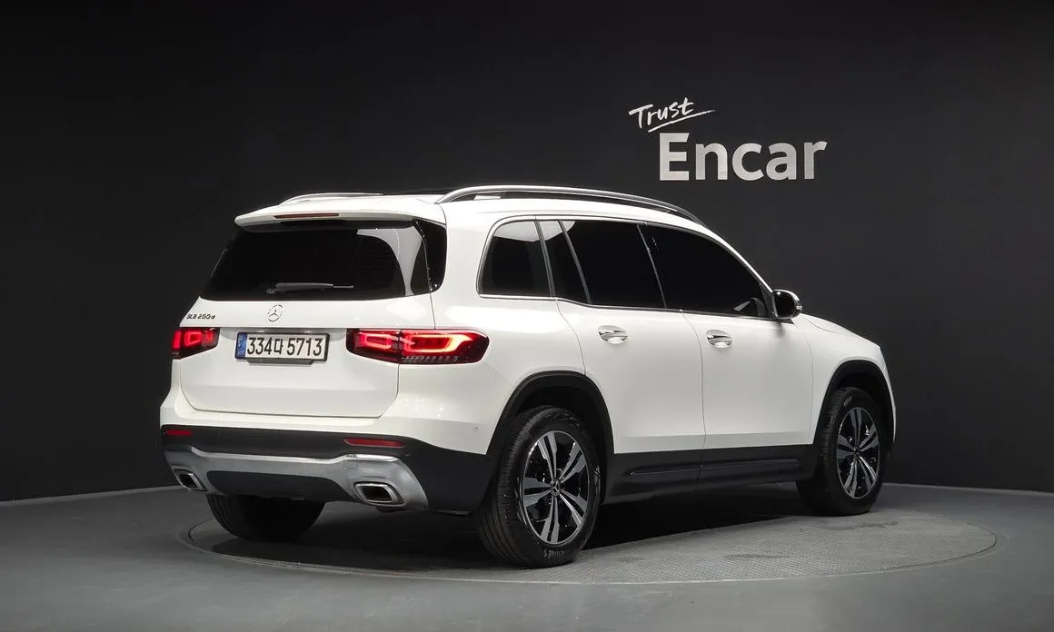 Mercedes-Benz GLB-Class — фото 2