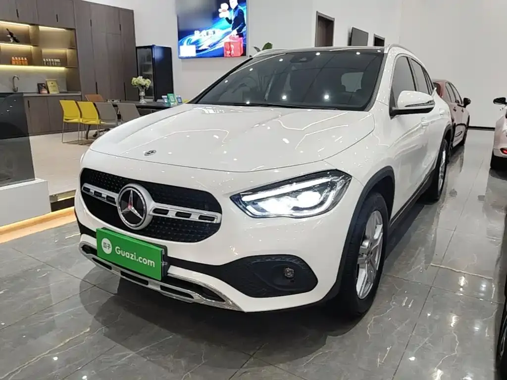 Mercedes-Benz GLA — фото 1
