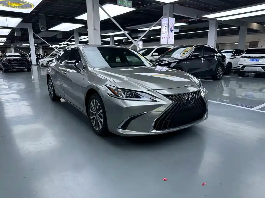 Lexus ES — фото 4