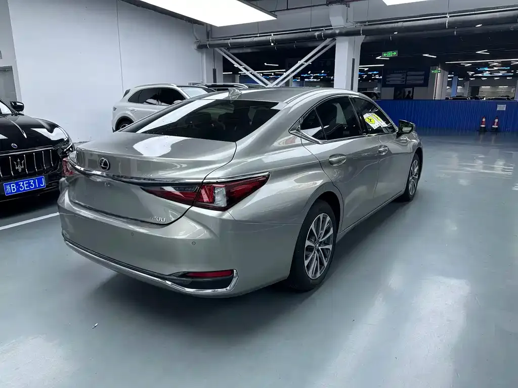 Lexus ES — фото 3