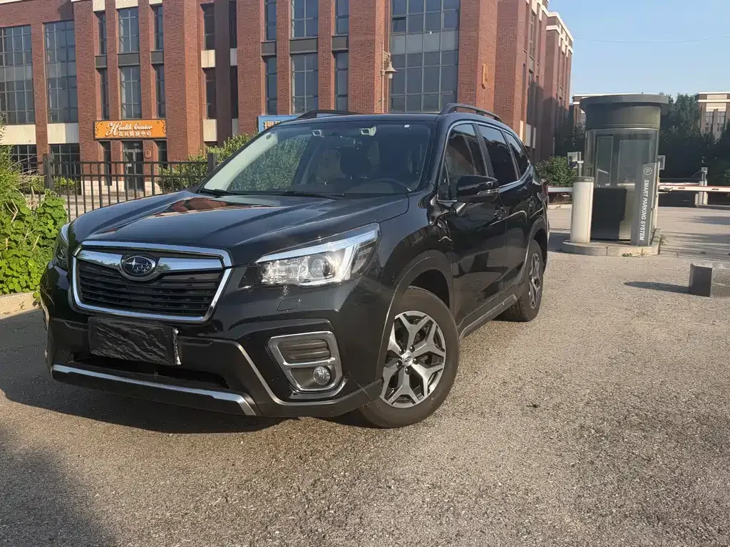 Subaru Forester — фото 1