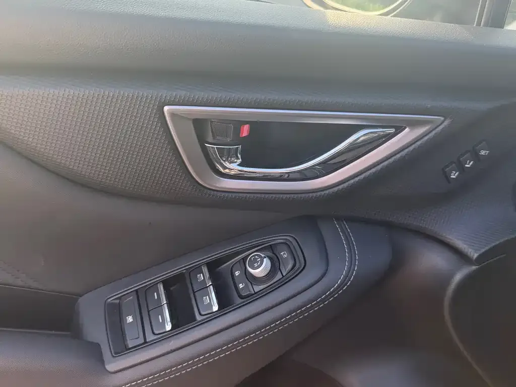 Subaru Forester — фото 4