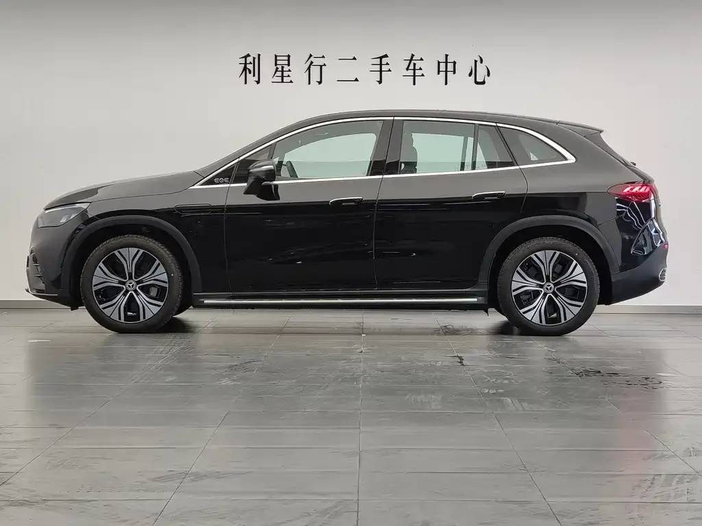 Mercedes-Benz EQE SUV — фото 10