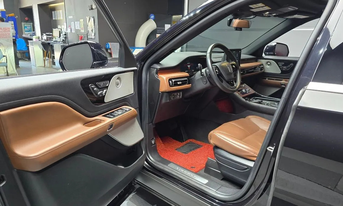 Lincoln Aviator — фото 10