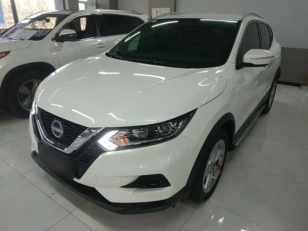 Nissan Qashqai — фото 1