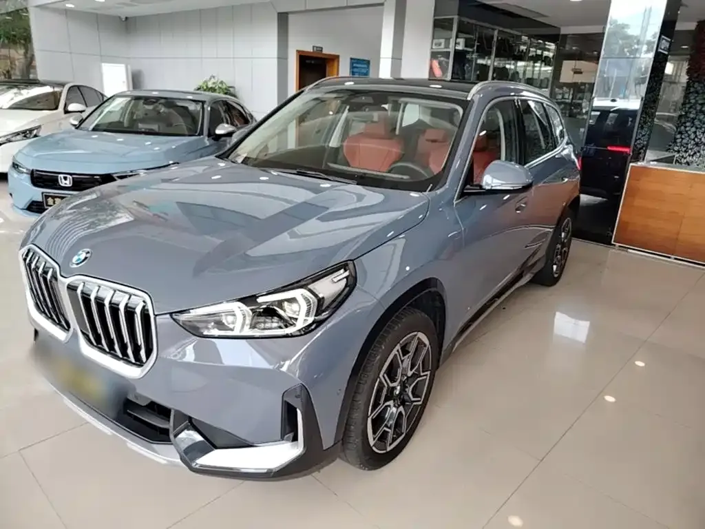 BMW X1 — фото 1