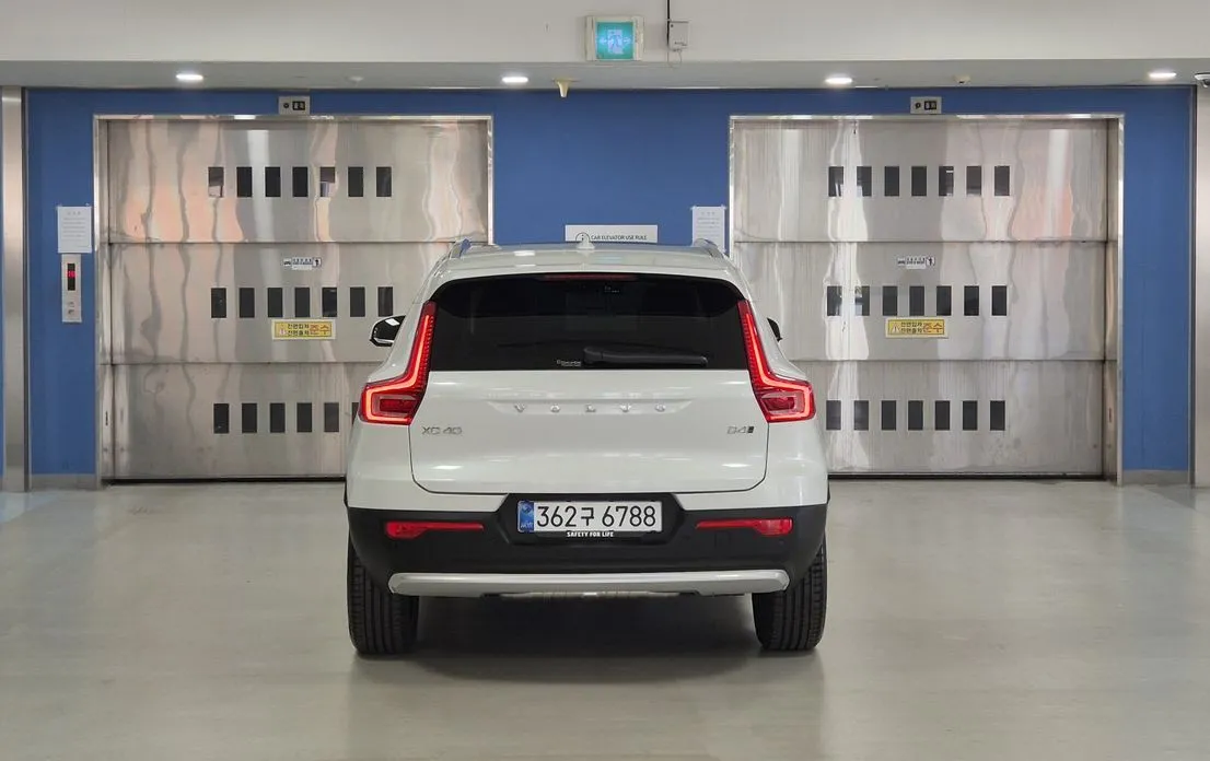Volvo XC40 — фото 7