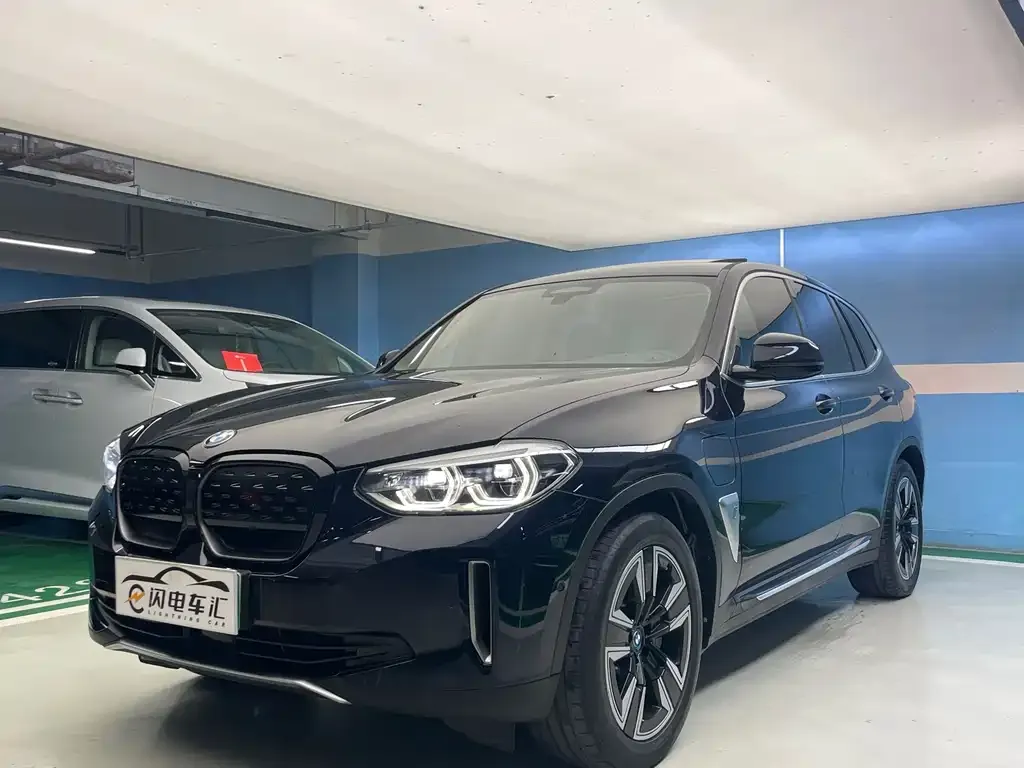 BMW iX3 — фото 1