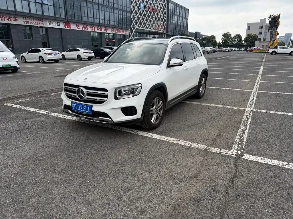 Mercedes-Benz GLB — фото 1